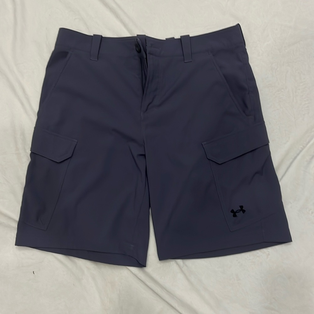 Men’s Under Armour golf shorts. Charcoal gray.  EUC size 36